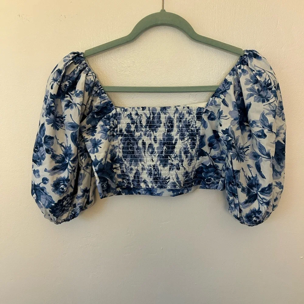 Abercrombie & Fitch Blue and White Floral Puff-Sleeve Crop Top
